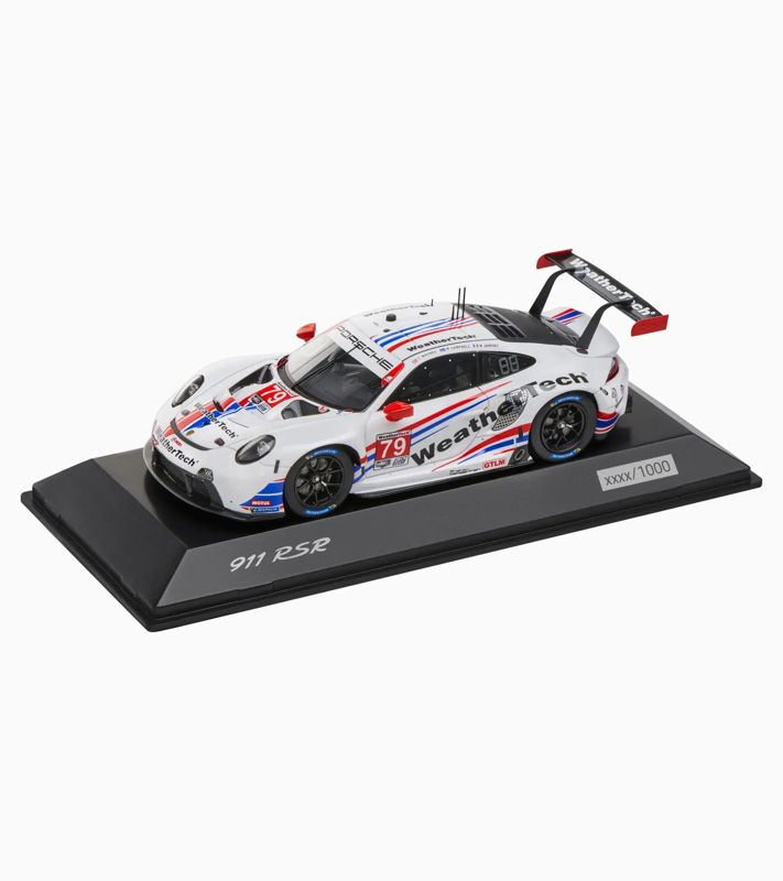 Porsche 911 RSR Weathertech resmi