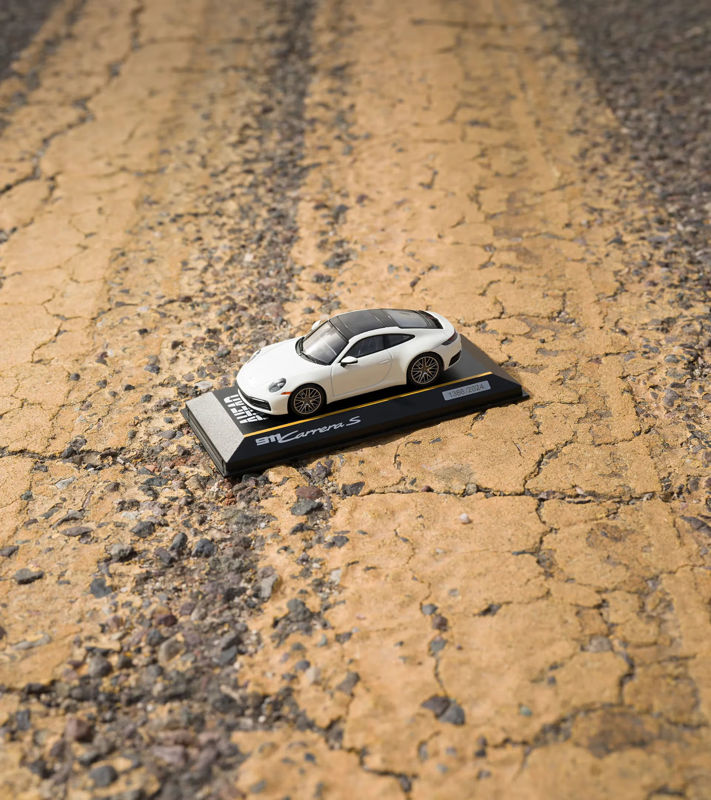 Porsche Shop. Porsche 911 Carrera S (992) 1:43