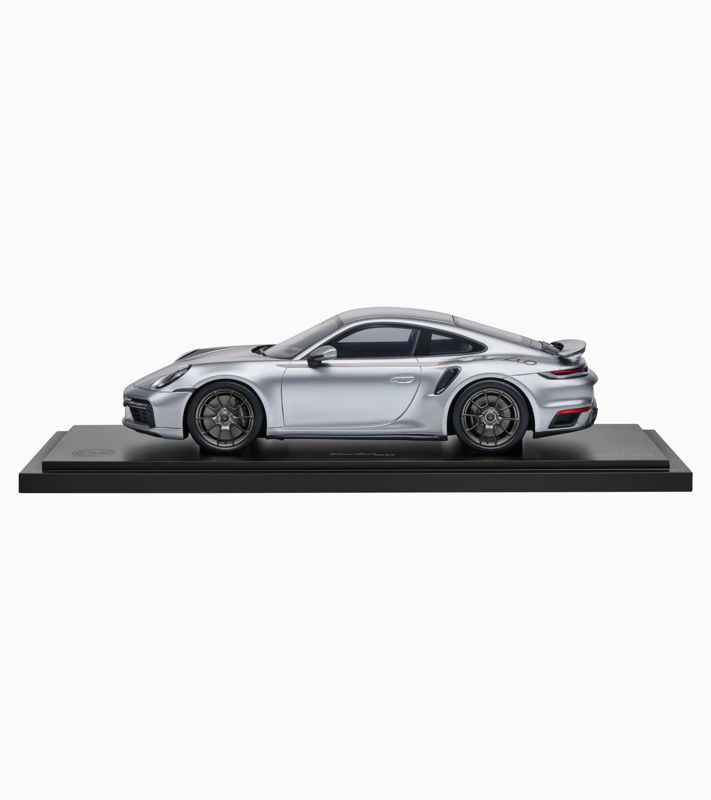 Porsche 911 Turbo 50 Years (992) – Limited Edition 1:18 resmi