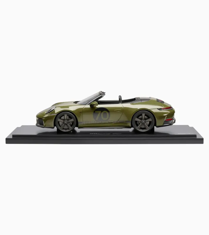 911 Spirit 70 1:18 Olive n-1