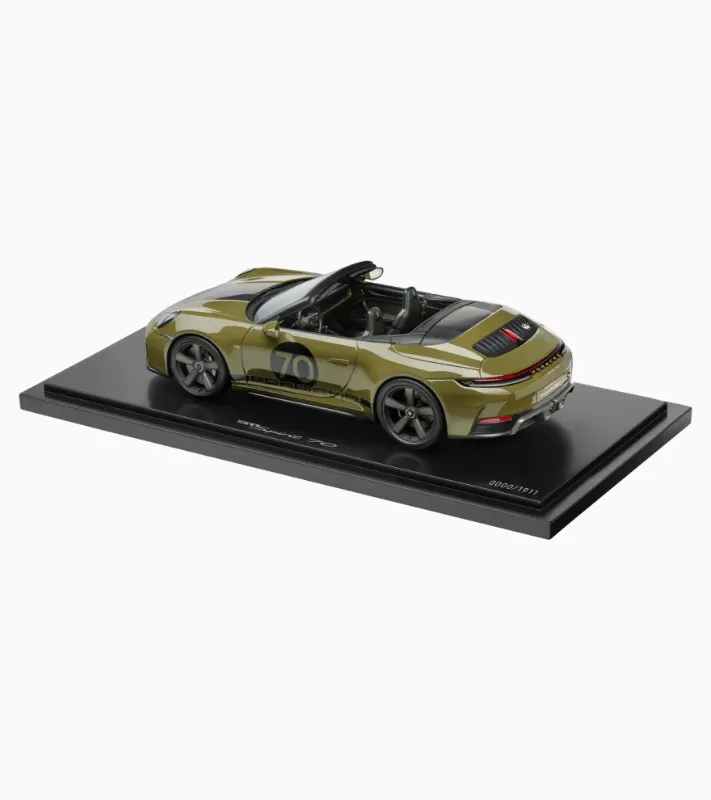 911 Spirit 70 1:18 Olive n-2