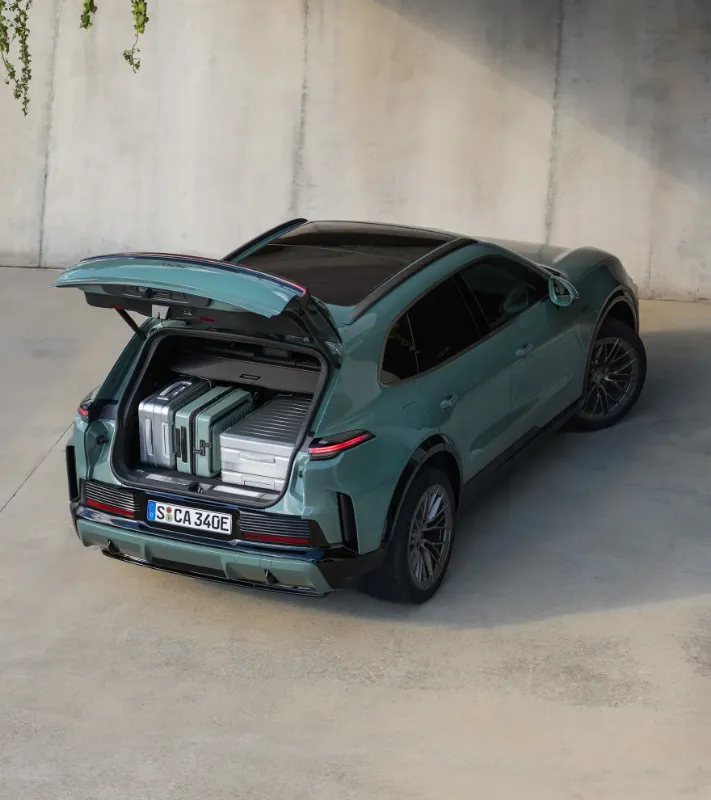 Roadster Hardcase business trolley S – Porsche Cayenne Electric Lifestyle-7