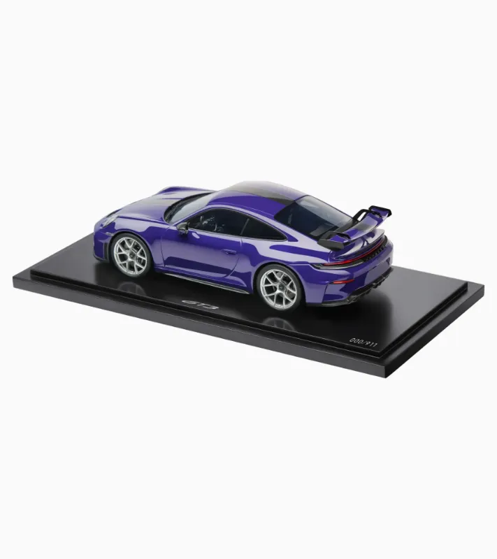 911 GT3 992.2 1:18 Ultraviolet Model Araba-2